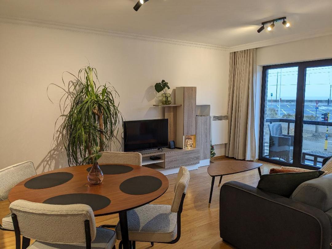 Vista Linda, Leuk Appartement Vlak Bij Zeedijk En Strand Oostende Bagian luar foto