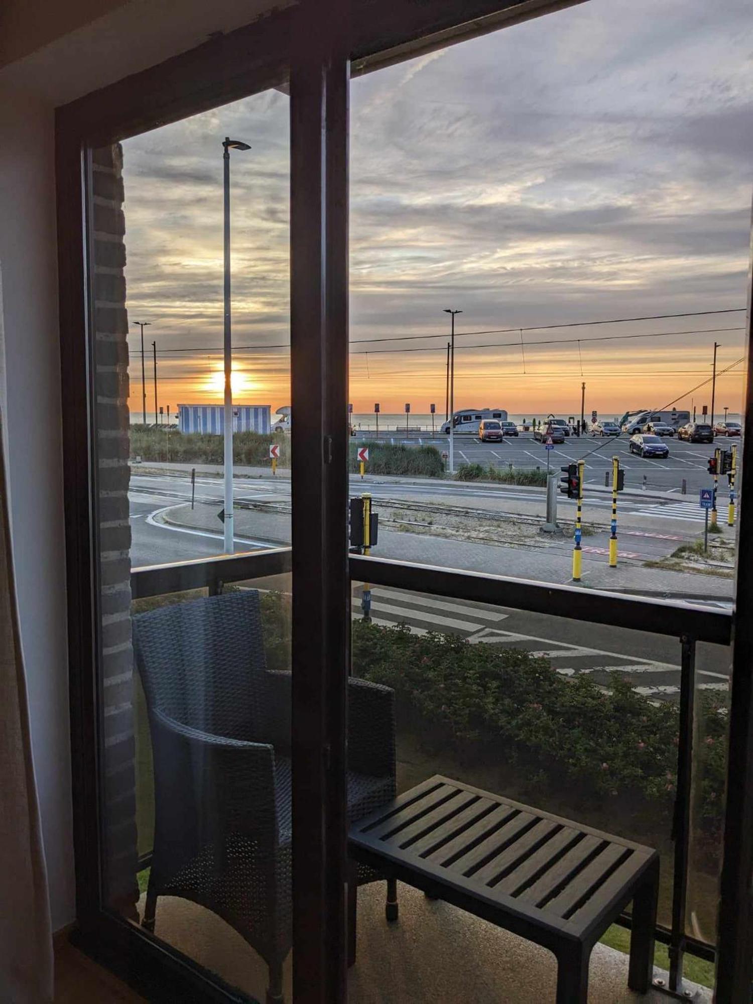 Vista Linda, Leuk Appartement Vlak Bij Zeedijk En Strand Oostende Bagian luar foto