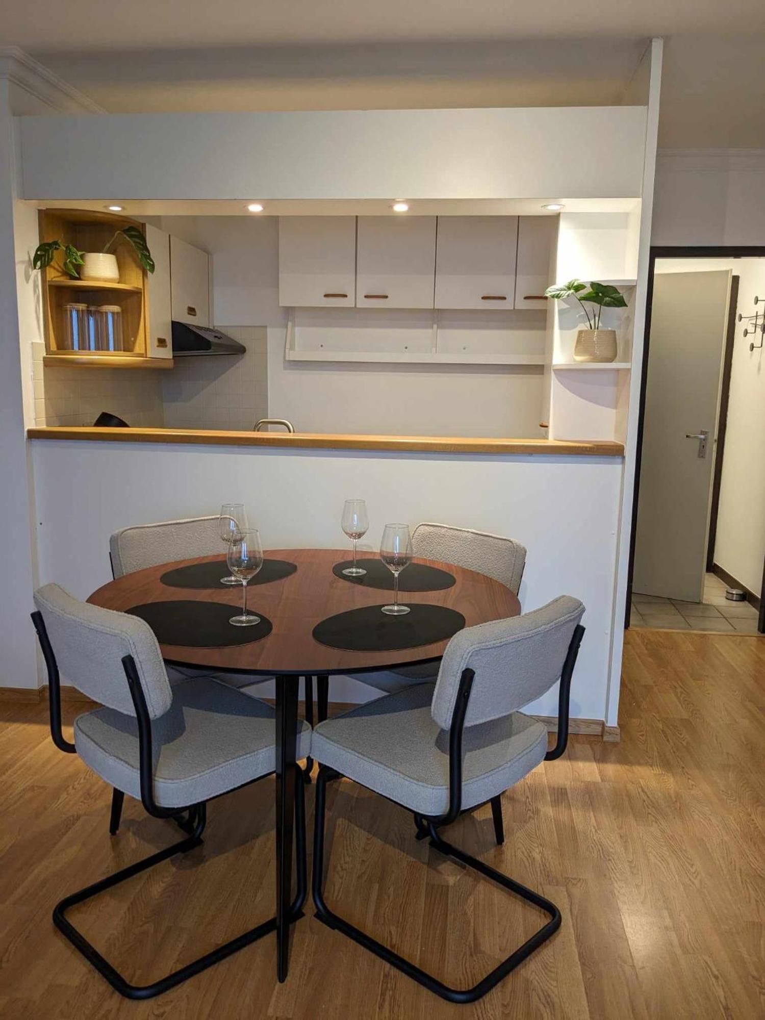 Vista Linda, Leuk Appartement Vlak Bij Zeedijk En Strand Oostende Bagian luar foto