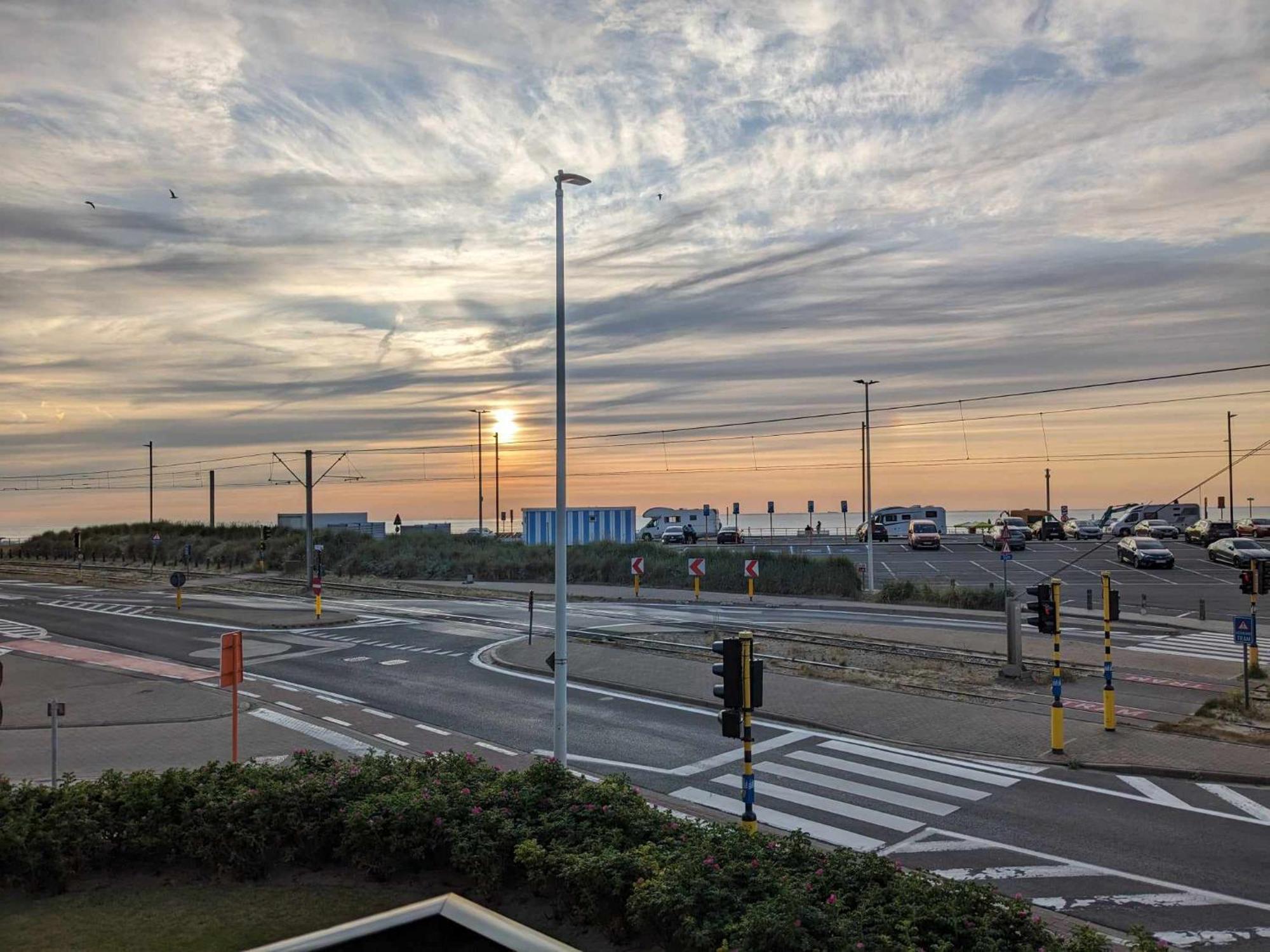 Vista Linda, Leuk Appartement Vlak Bij Zeedijk En Strand Oostende Bagian luar foto