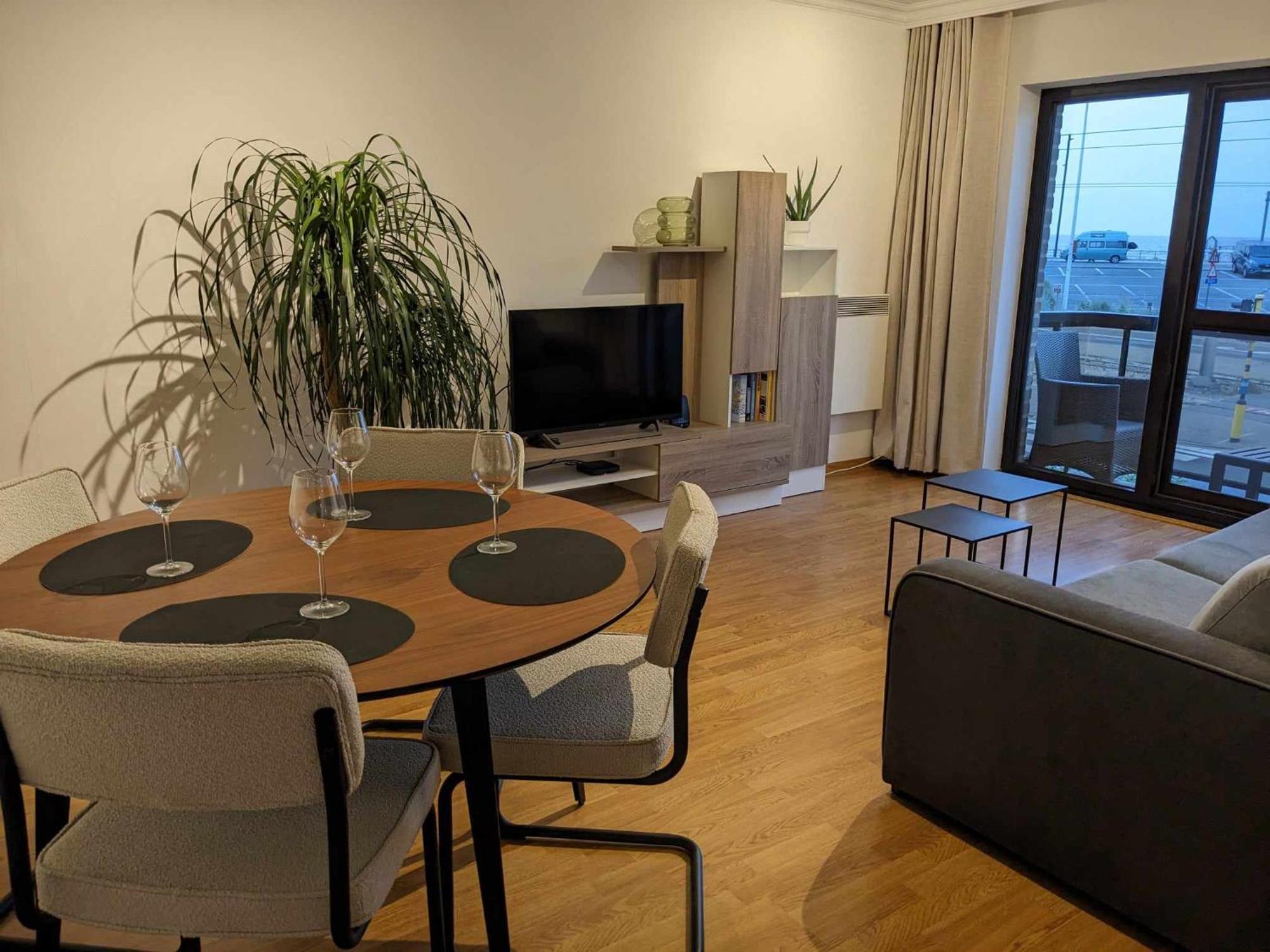 Vista Linda, Leuk Appartement Vlak Bij Zeedijk En Strand Oostende Bagian luar foto
